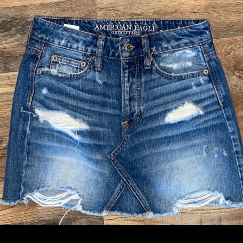 American Eagle distress denim skirt